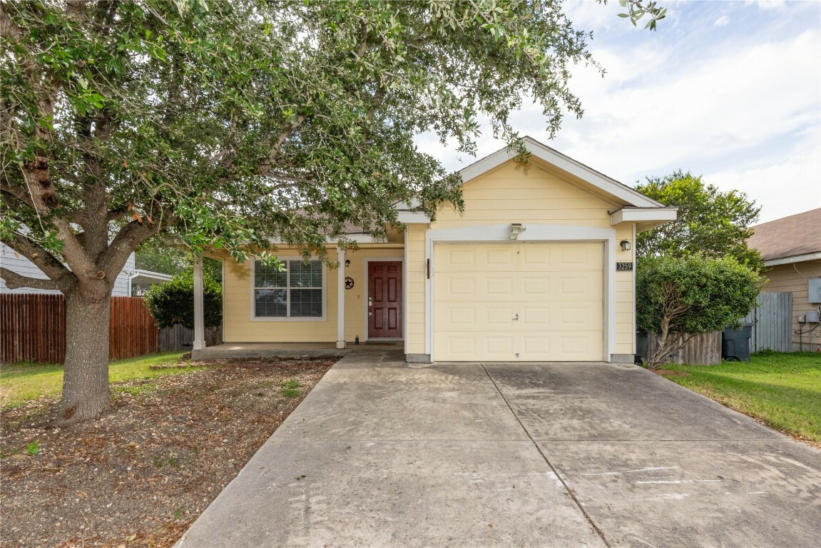 3259 Wren Brook Drive  New Braunfels TX 78130 photo