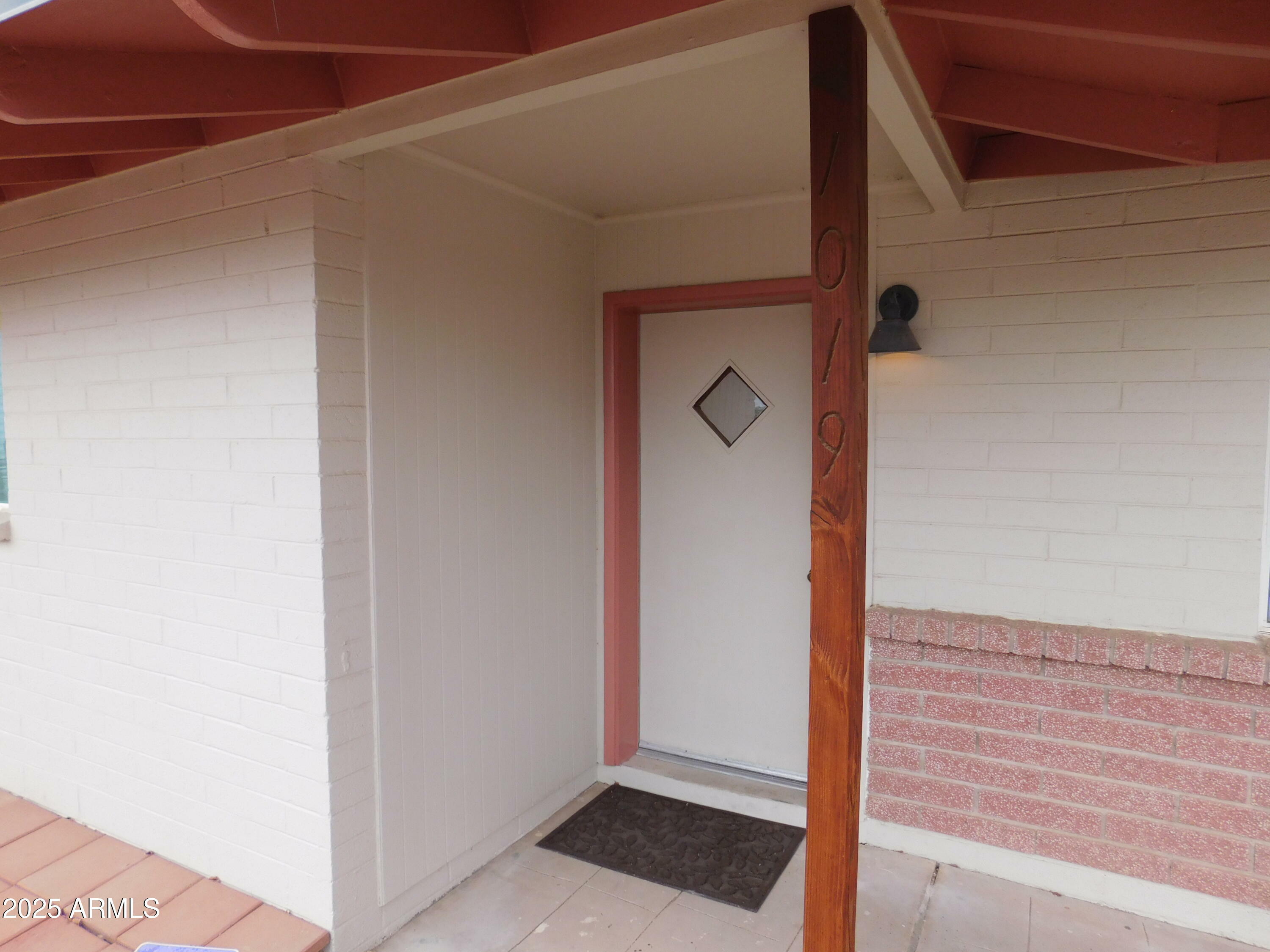 Property Photo: 1019 E Granada Avenue AZ 85119