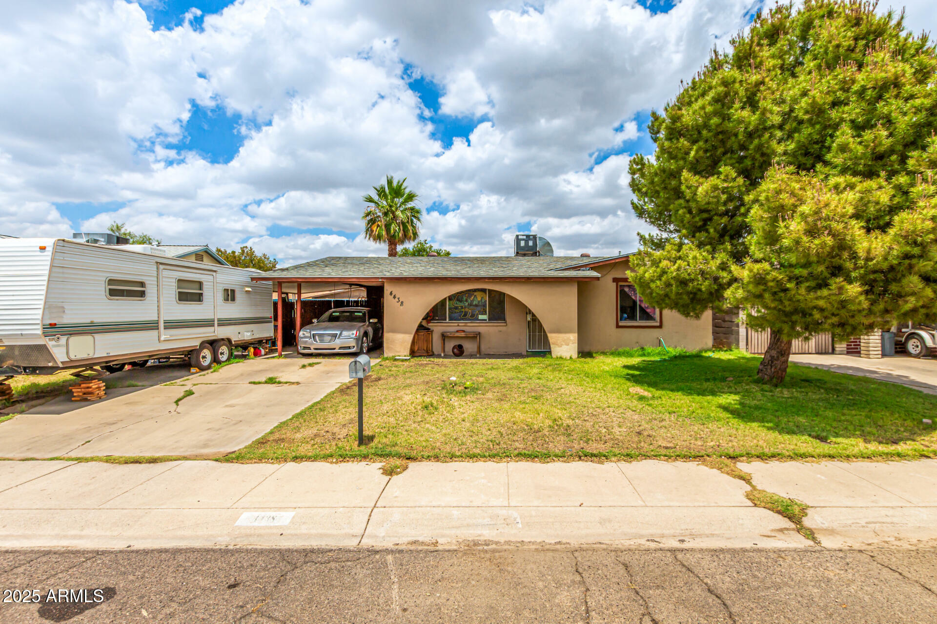 Property Photo: 4438 W Hatcher Road AZ 85302