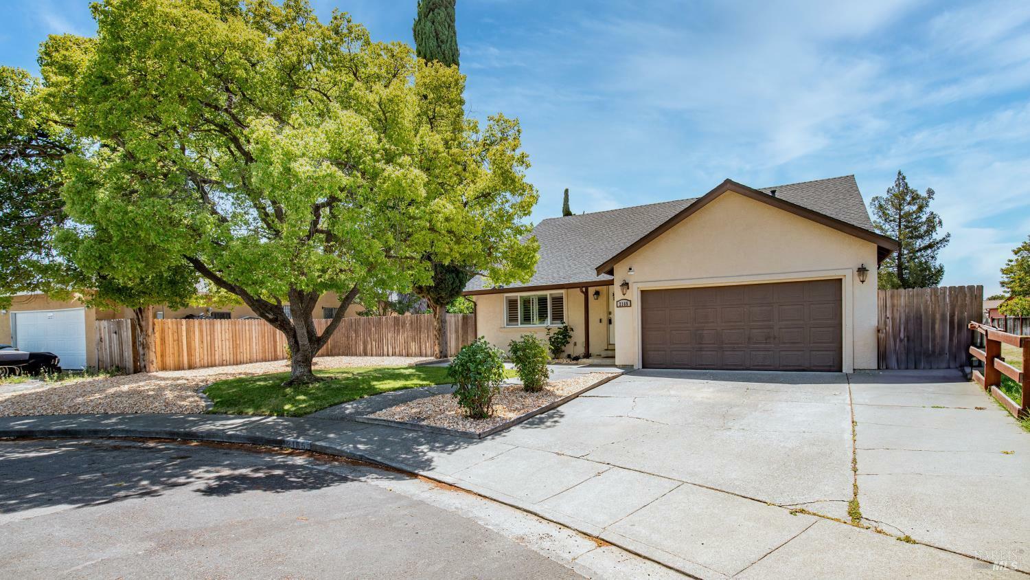 Property Photo: 2165 Wylie Place CA 94533
