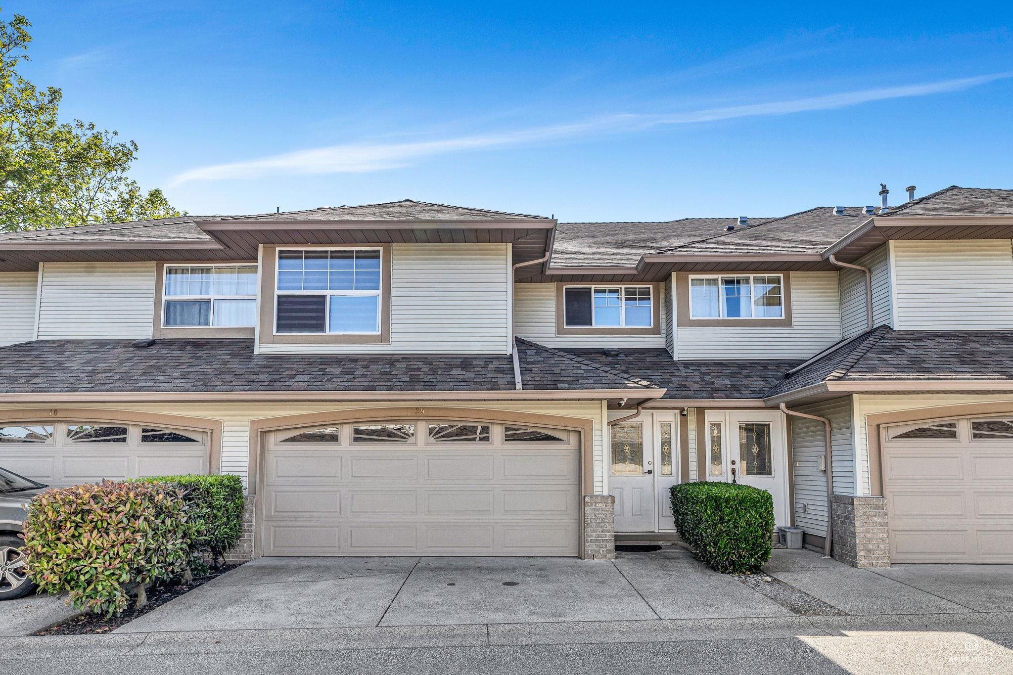 Photo de la propriété: 12165 75 Avenue 39 BC V3W 0W7