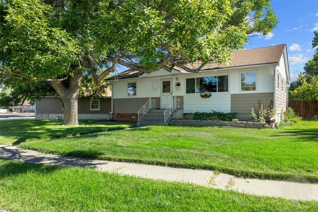 Property Photo: 2311 Custer Avenue MT 59102