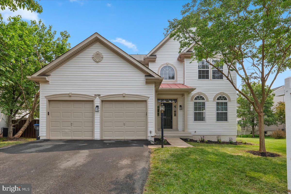 Property Photo: 21788 Regents Park Circle VA 20166
