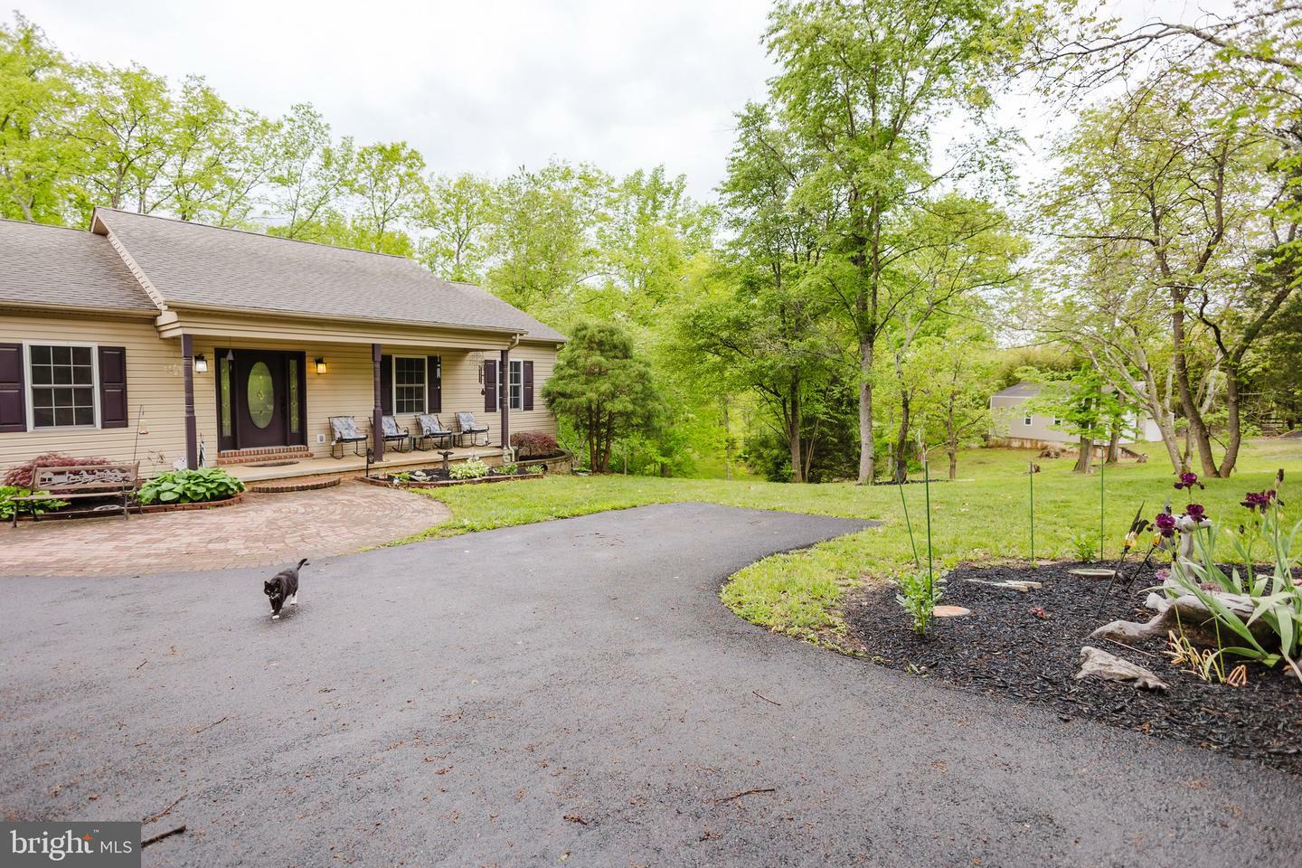 Property Photo: 333 White Oaks Drive WV 25401