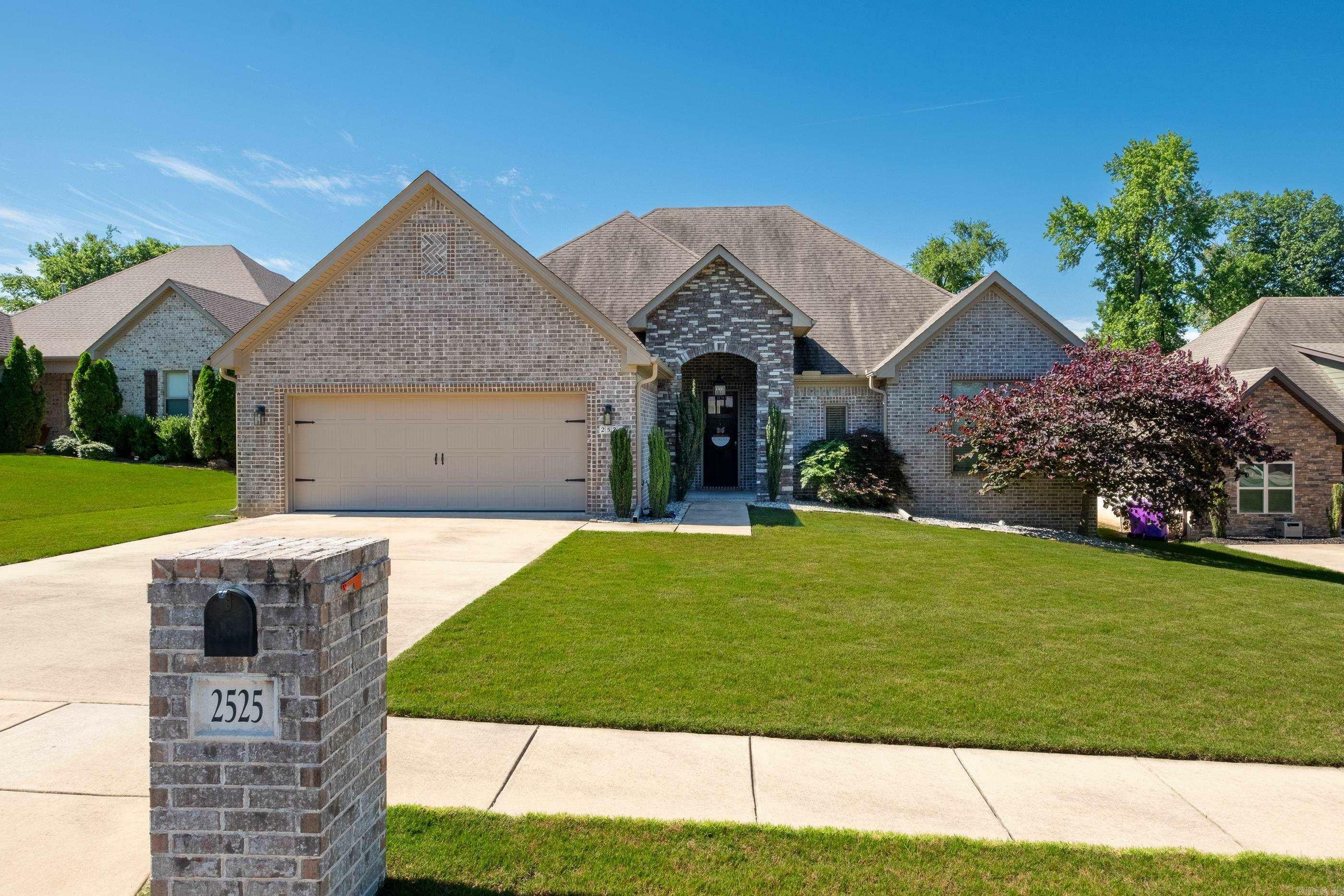Property Photo:  2525 Aberdeen Drive  AR 72202 