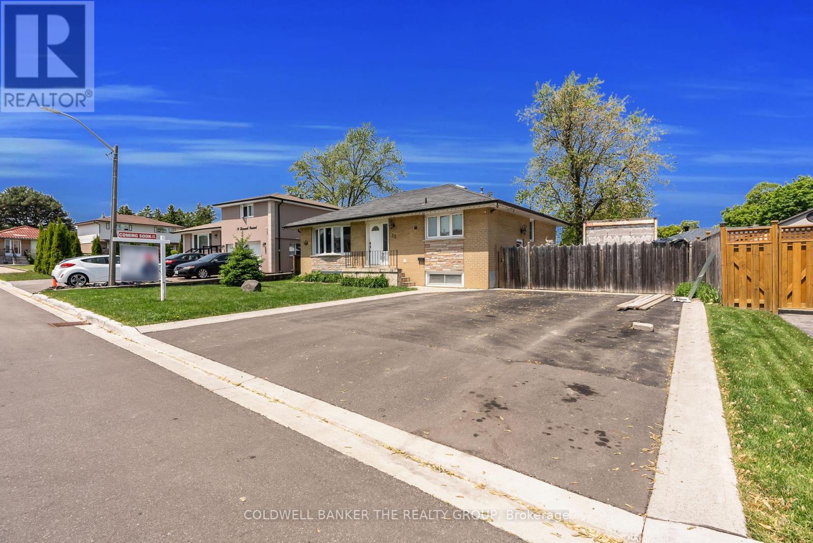 Property Photo: 12 Sherwood Crescent ON L6X 2E1