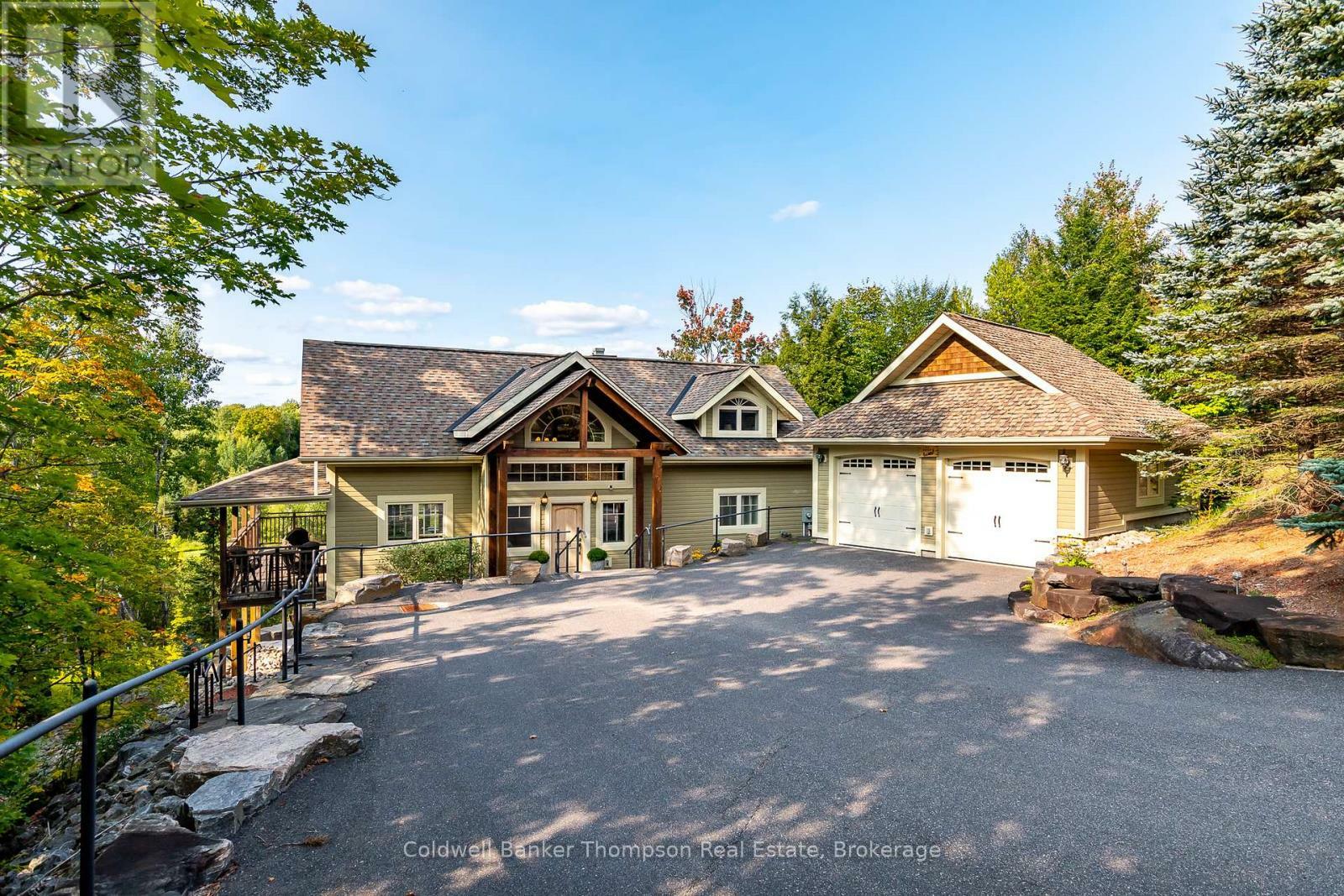 Photo de la propriété: 21 Deerhurst Highlands Drive ON P1H 1B1