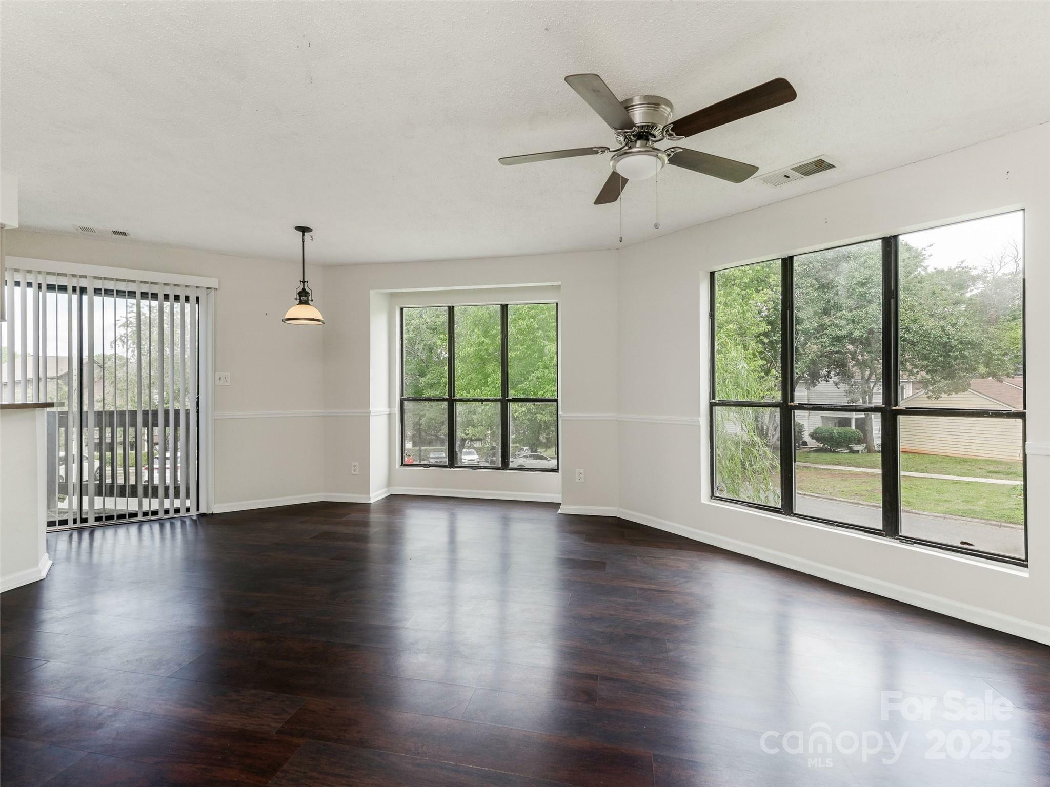 Property Photo: 8202 Cedar Glen Drive NC 28212