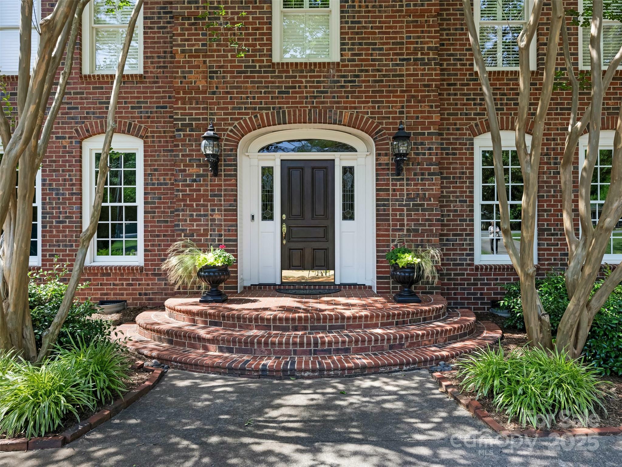 Property Photo: 4026 Sharon View Road NC 28226