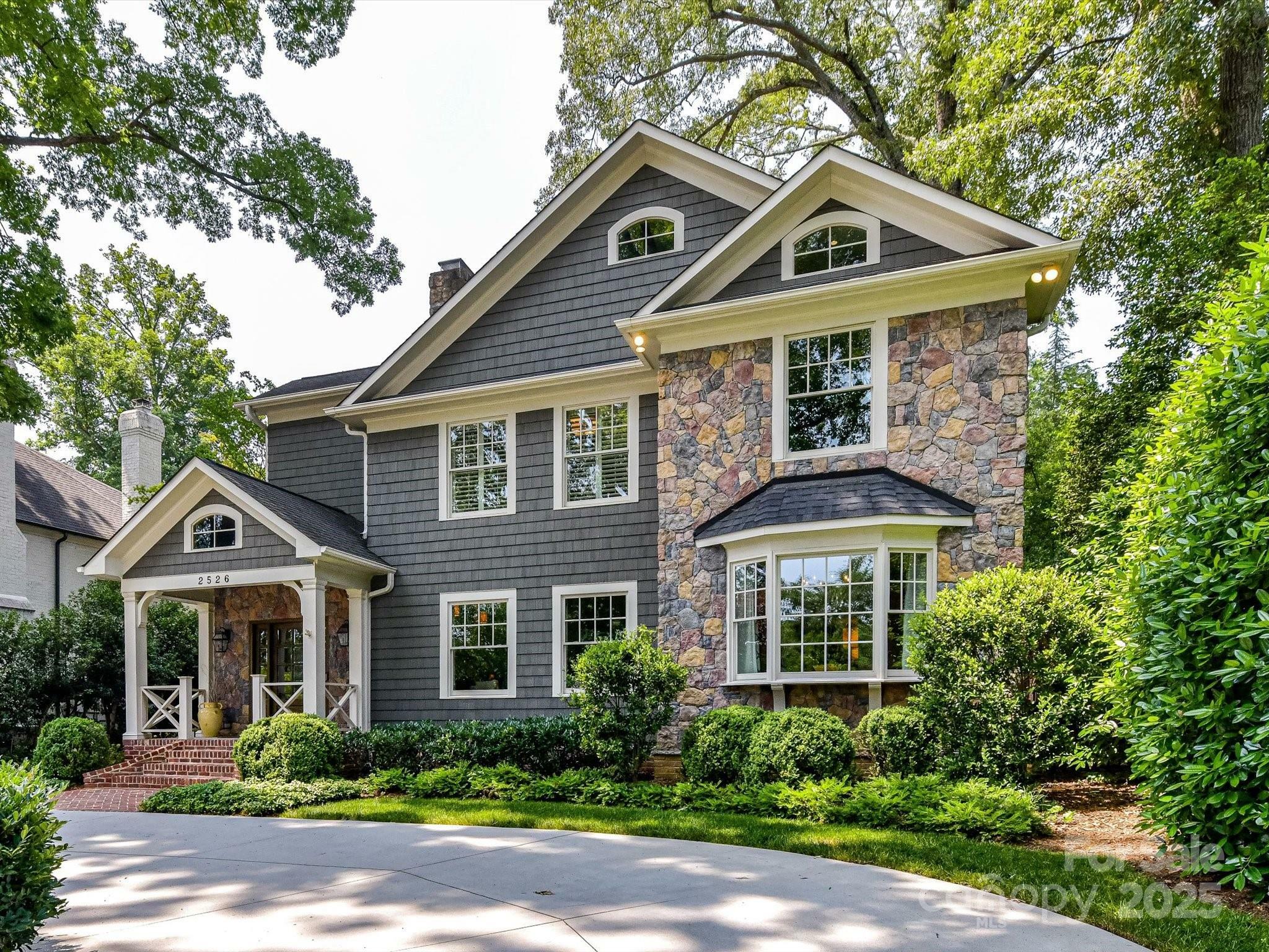 Property Photo: 2526 Sherwood Avenue NC 28207