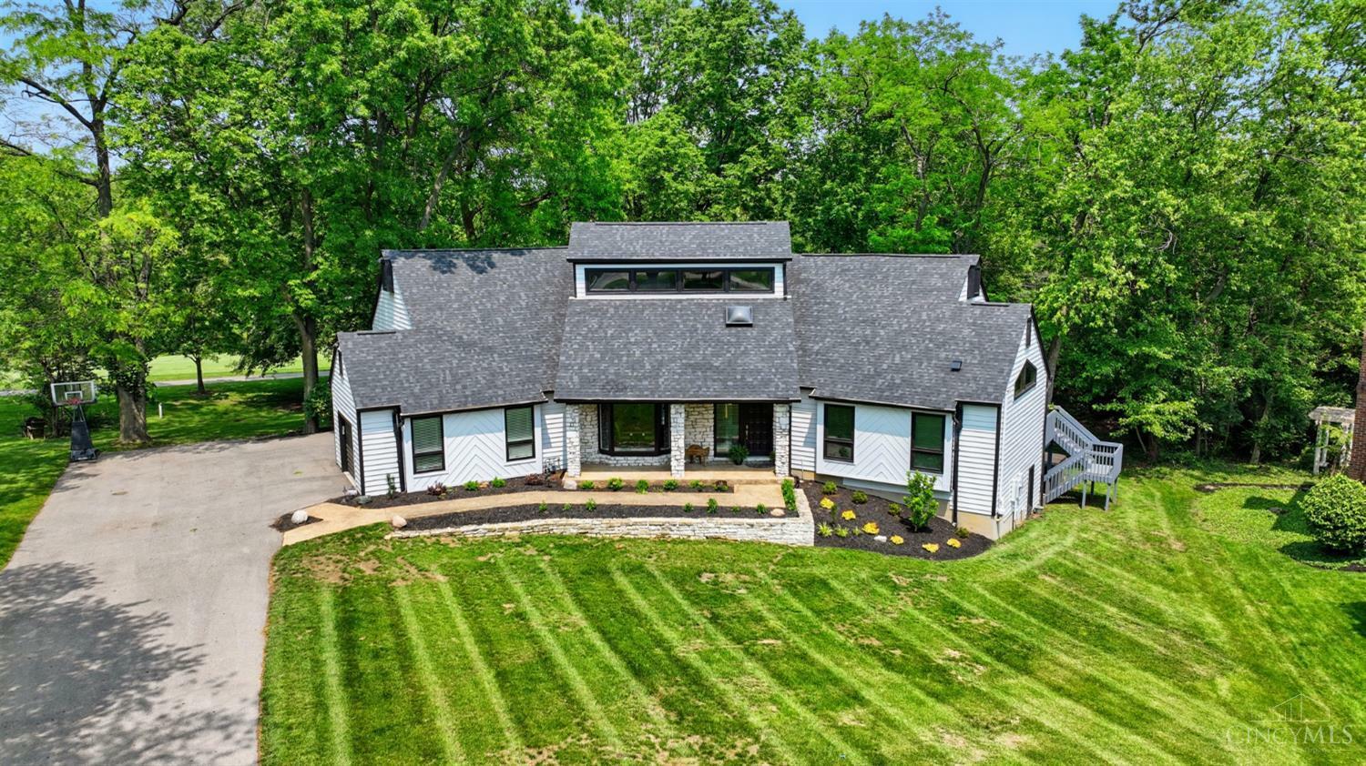 14 Heritage Road  Blue Ash OH 45241 photo