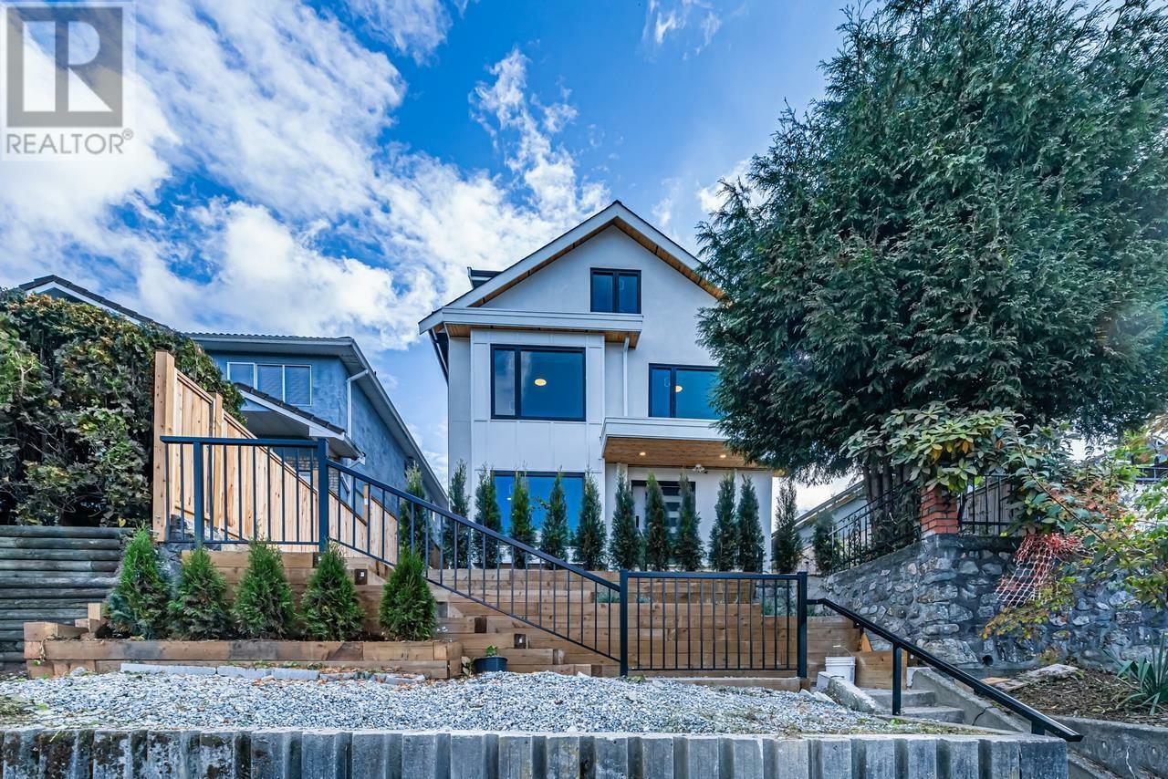 Photo de la propriété: 2232 Renfrew Street 1 BC V5M 3J7