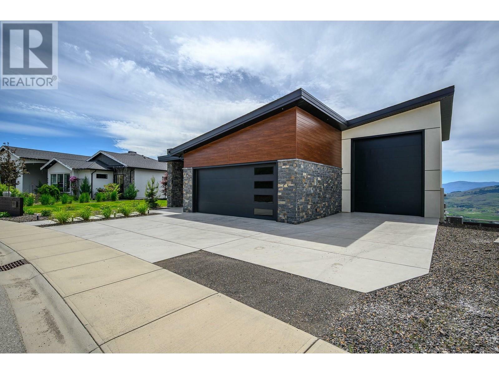 Property Photo: 632 Hart Place BC V1B 4B2