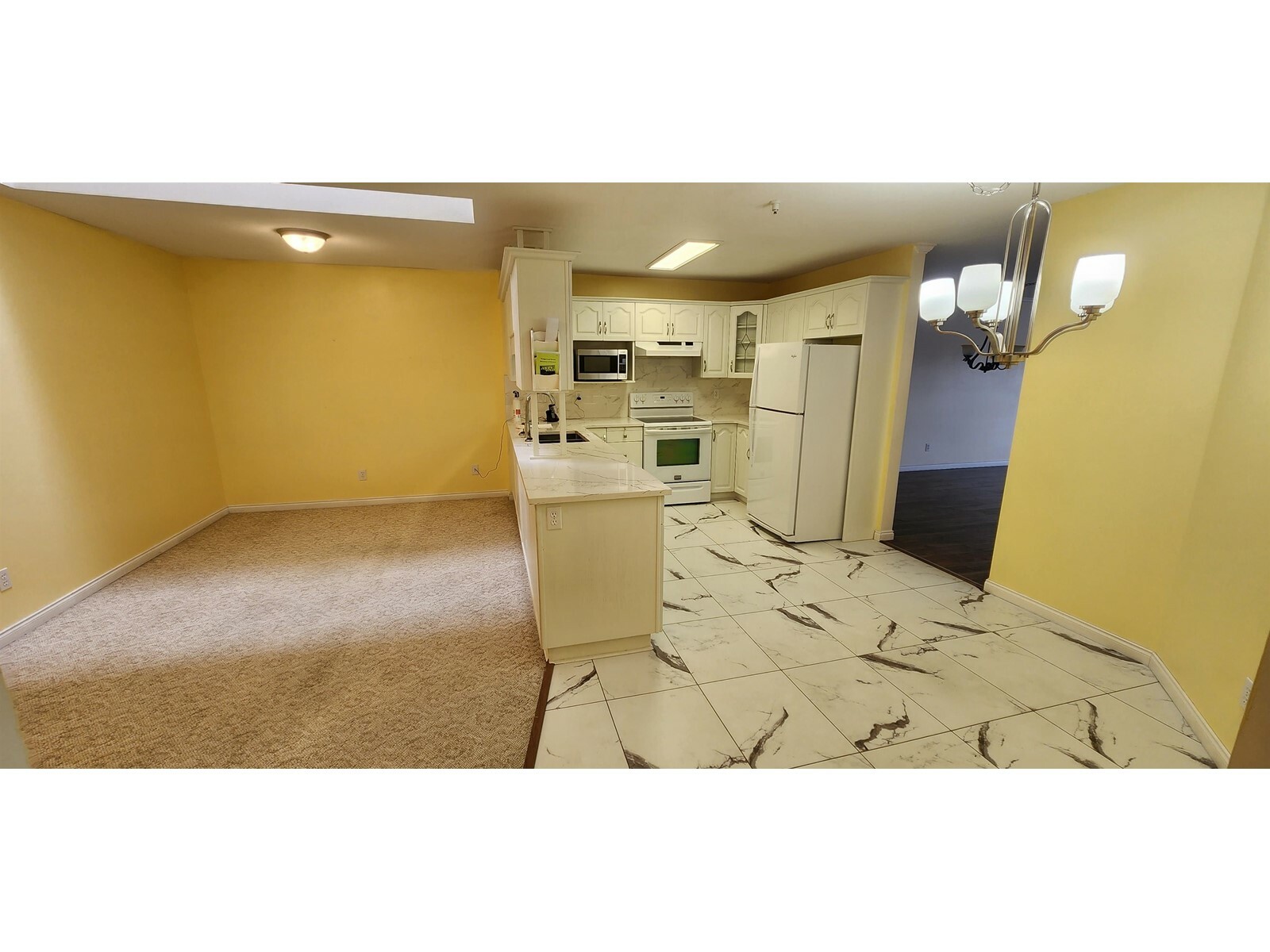 Property Photo: 2626 Countess 411 BC V2T 2V7