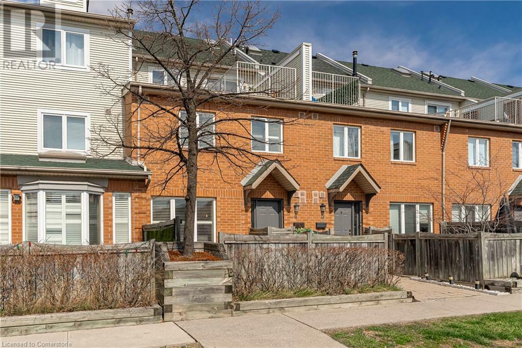 Photo de la propriété:  1241 Parkwest Place 4  ON L5E 3J3 