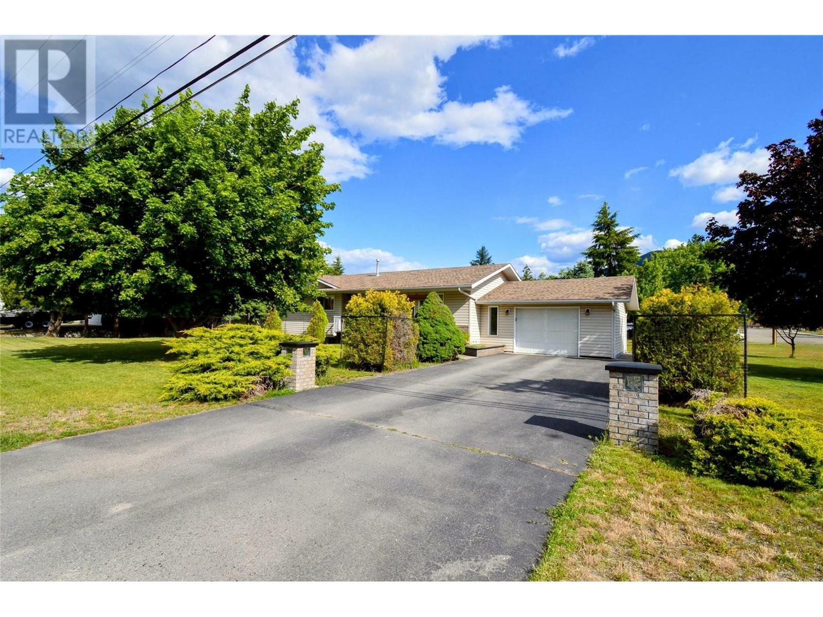 Property Photo: 2480 75th Avenue BC V0H 1H2