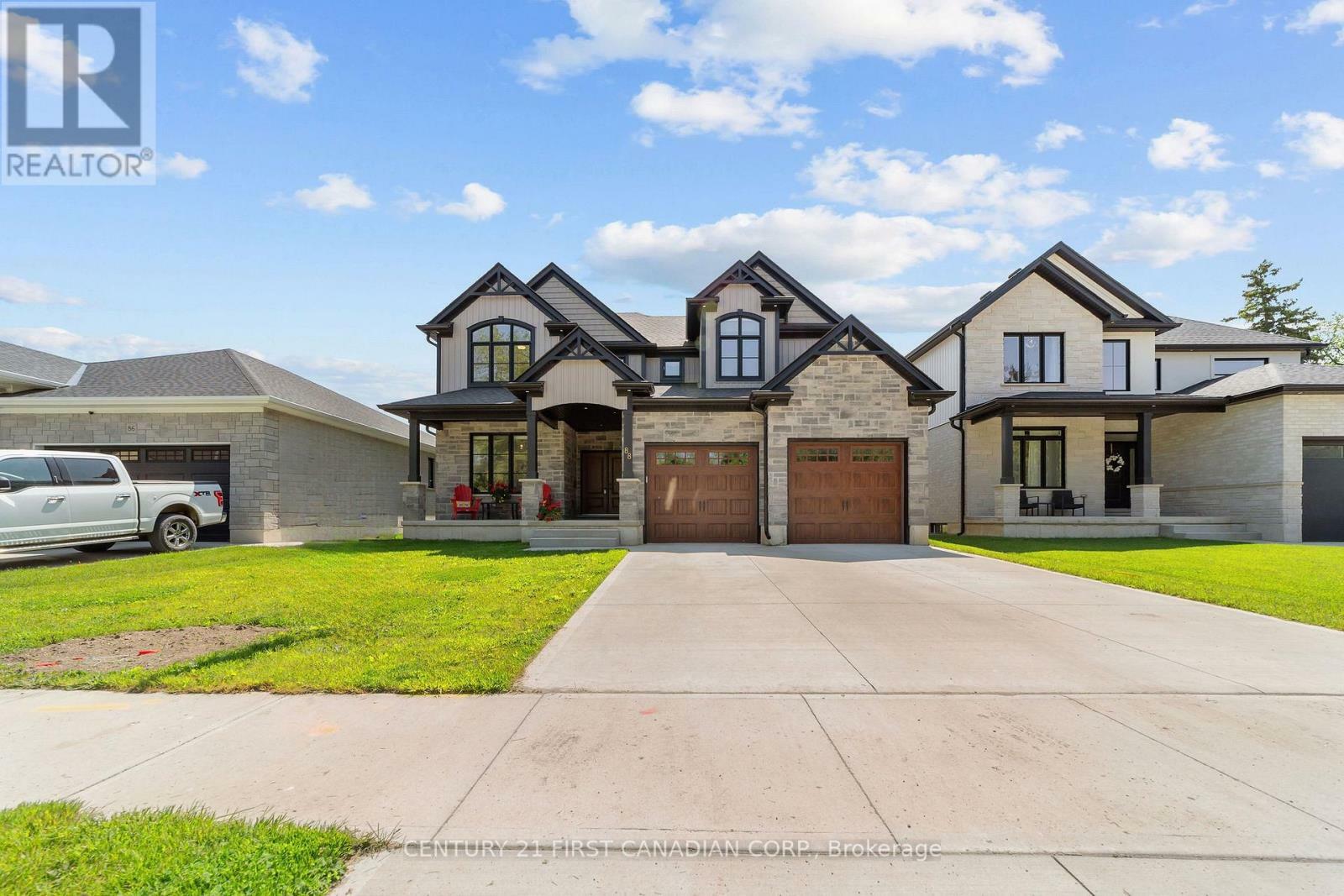 Property Photo:  88 Queen Street  ON N0M 1A0 