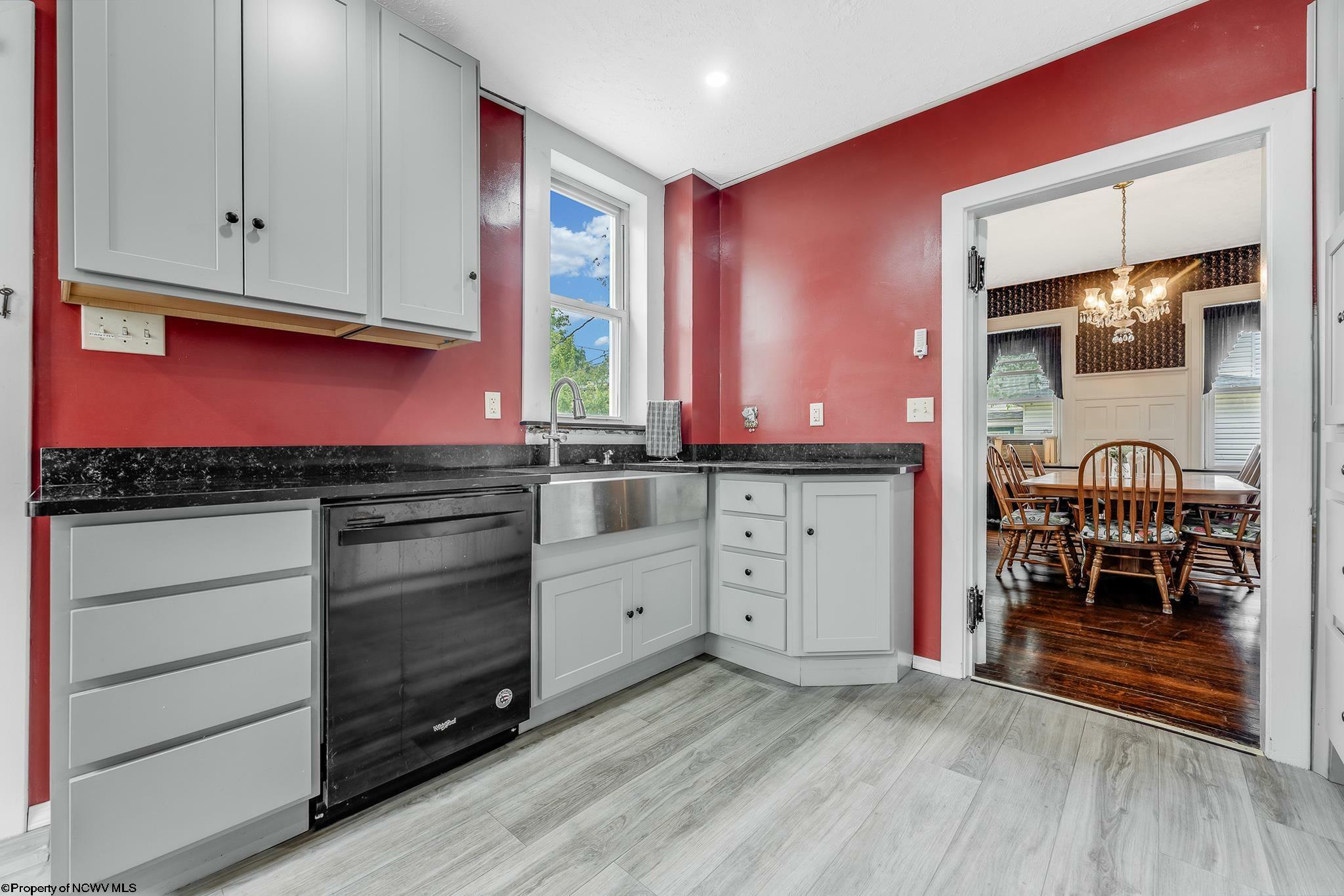 Property Photo: 709 Benoni Avenue WV 26554