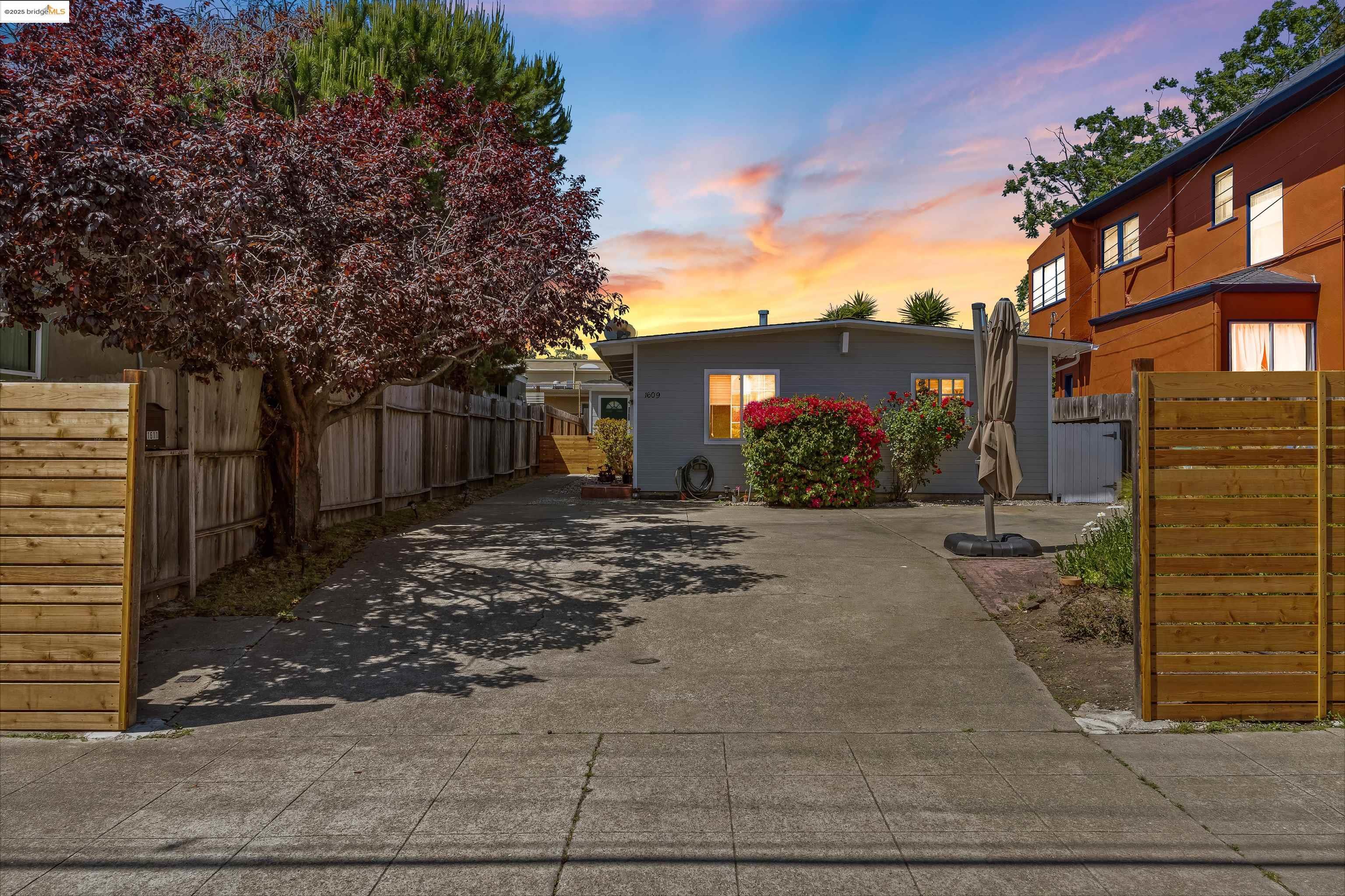 Property Photo:  1611 Julia St  CA 94703 