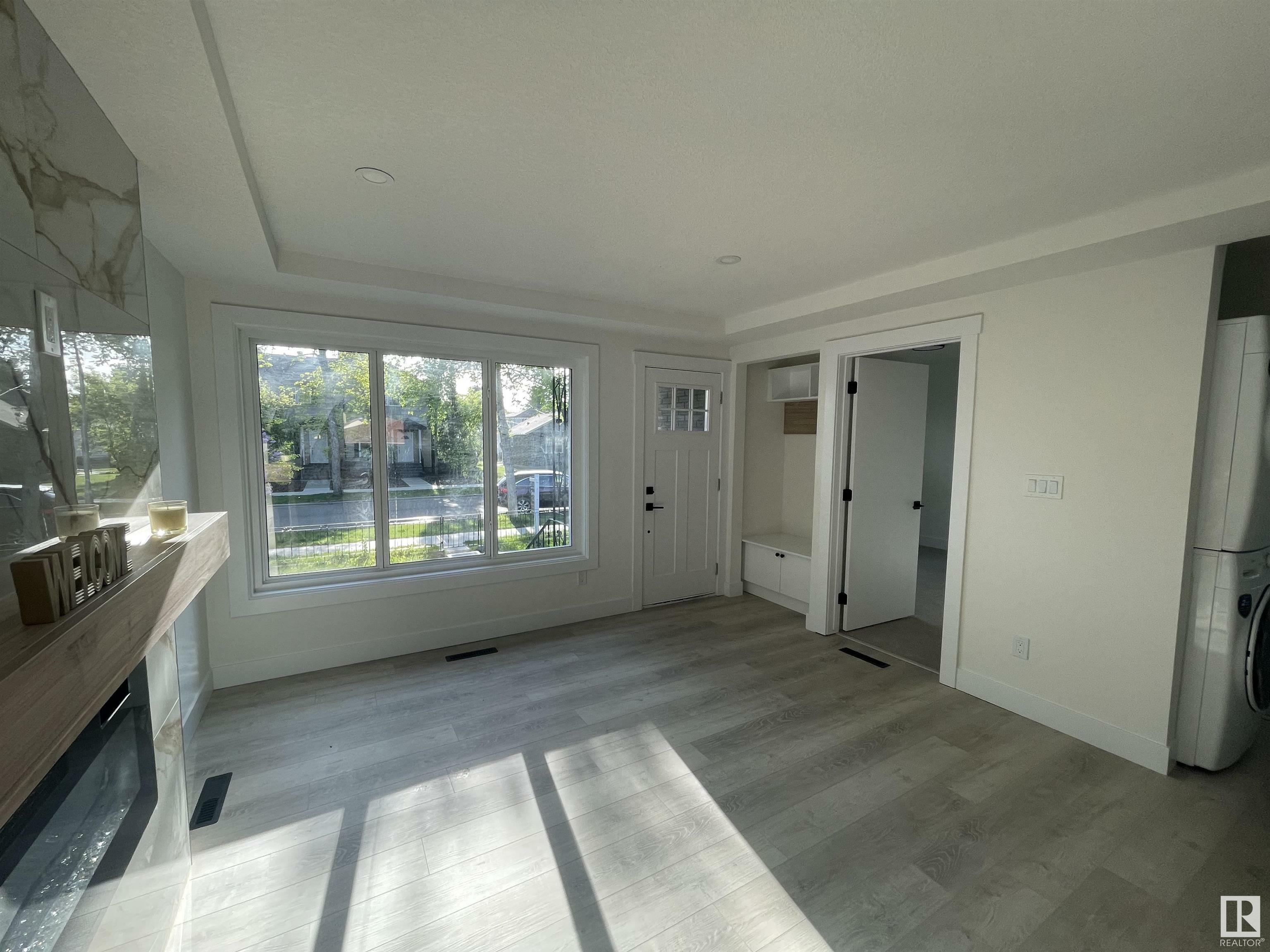 Photo de la propriété: 12307 85 Street NW AB T5B 3H1