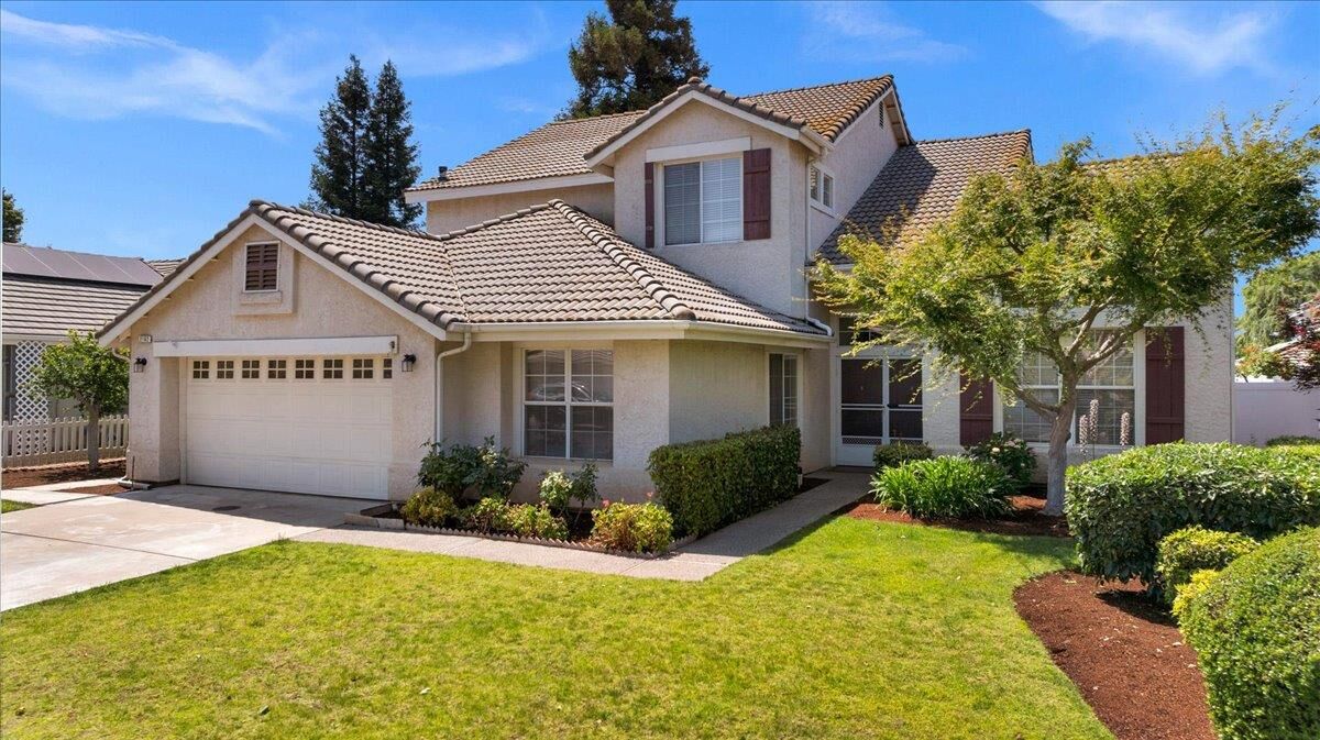 Property Photo: 2162 Decatur Avenue CA 93611