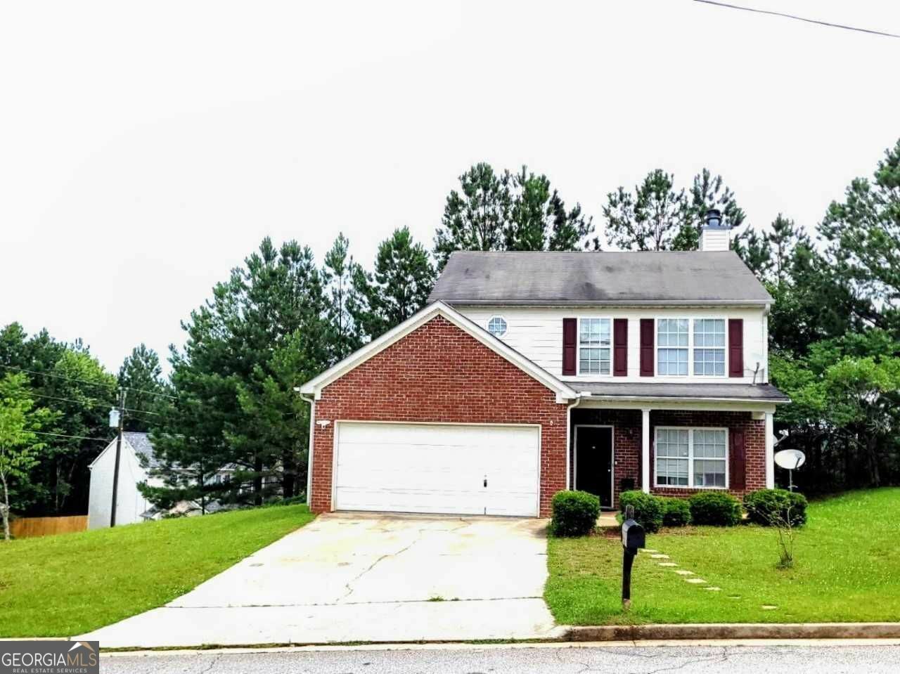 Property Photo: 6902 Malvern Court GA 30038
