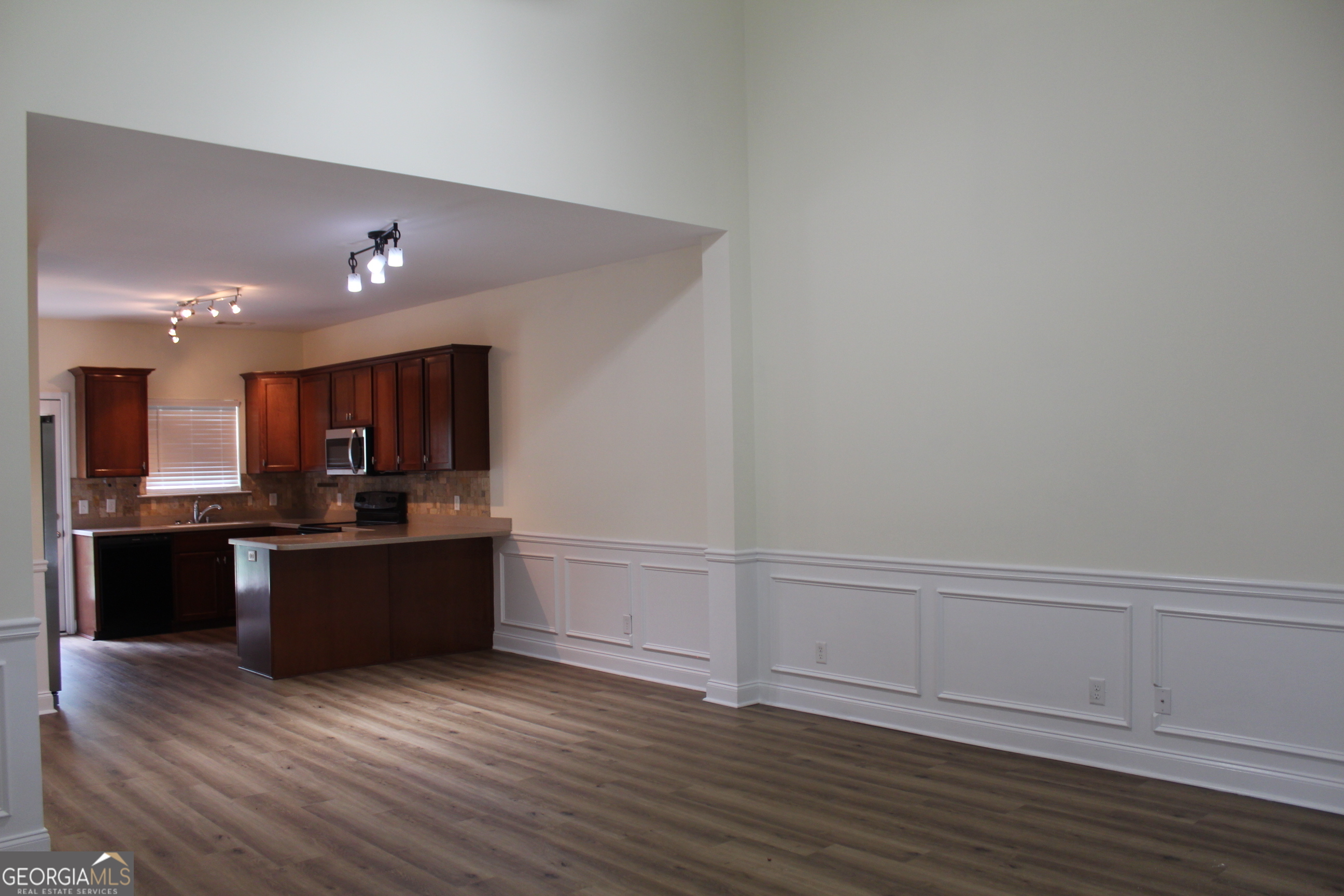 Property Photo: 8100 Burkhalter Road 207 GA 30461