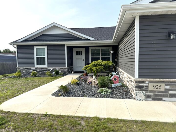 Property Photo:  925 6th Avenue  IN 46310 