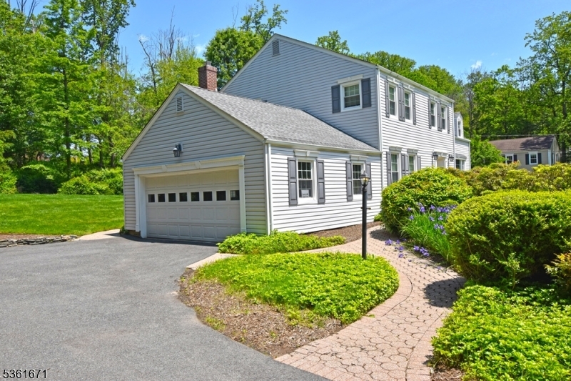 Property Photo:  23 Pepperidge Rd  NJ 07960 