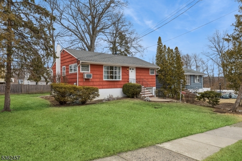 Property Photo:  137 Lincoln Pl  NJ 07463 