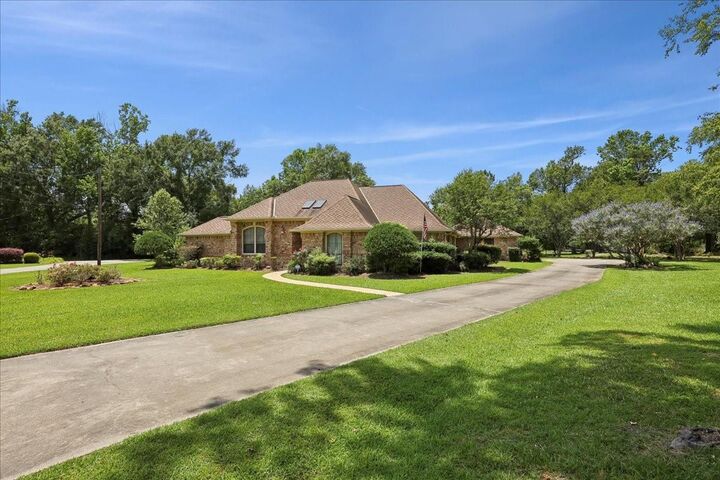 Property Photo:  4711 Burns Circle  TX 77630 