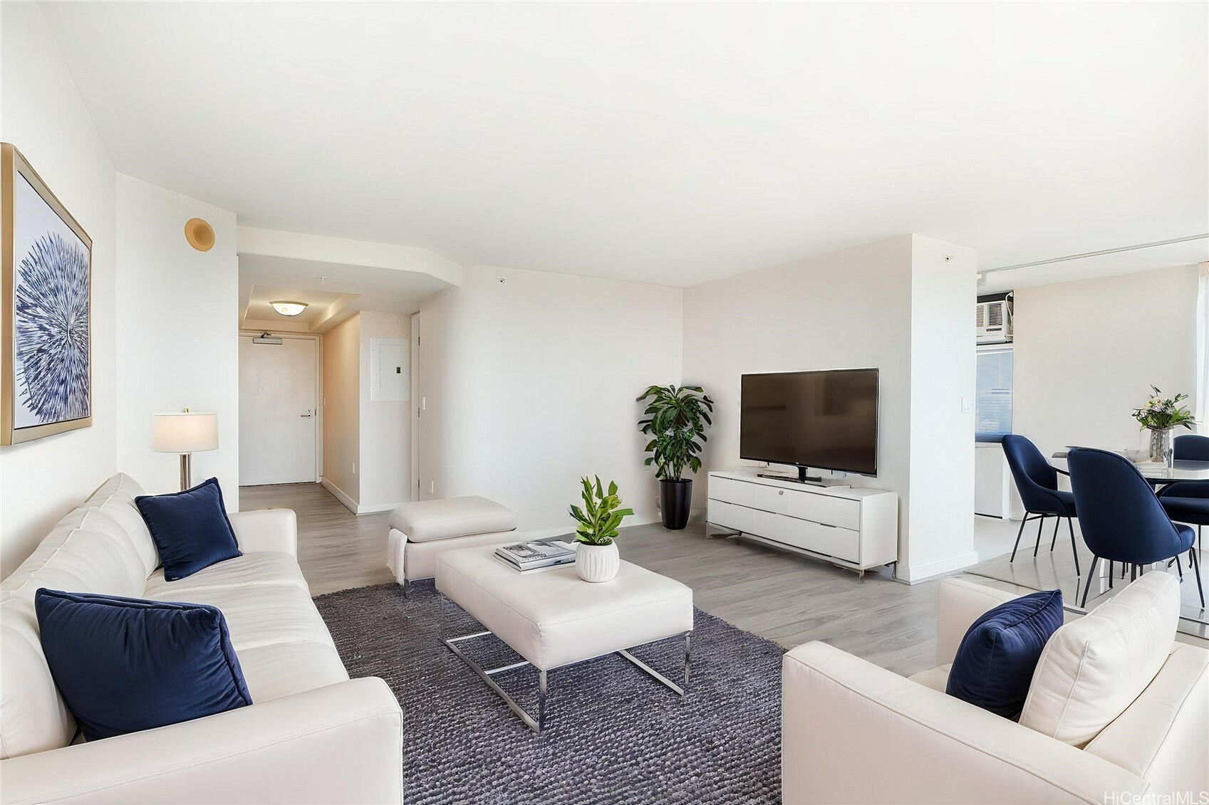 Property Photo: 343 Hobron Lane 4302 HI 96815