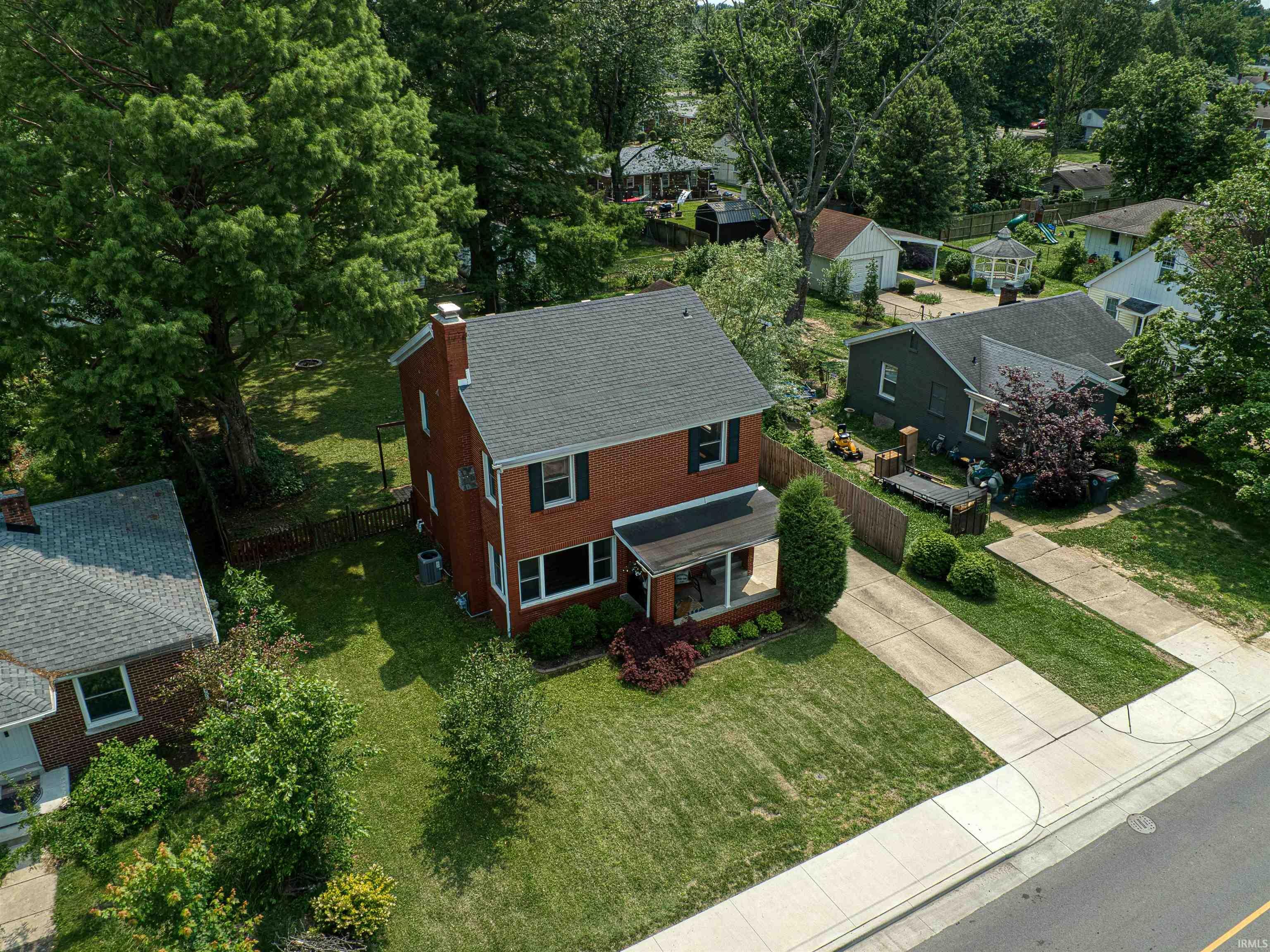 Property Photo: 3017 E Walnut Street IN 47714