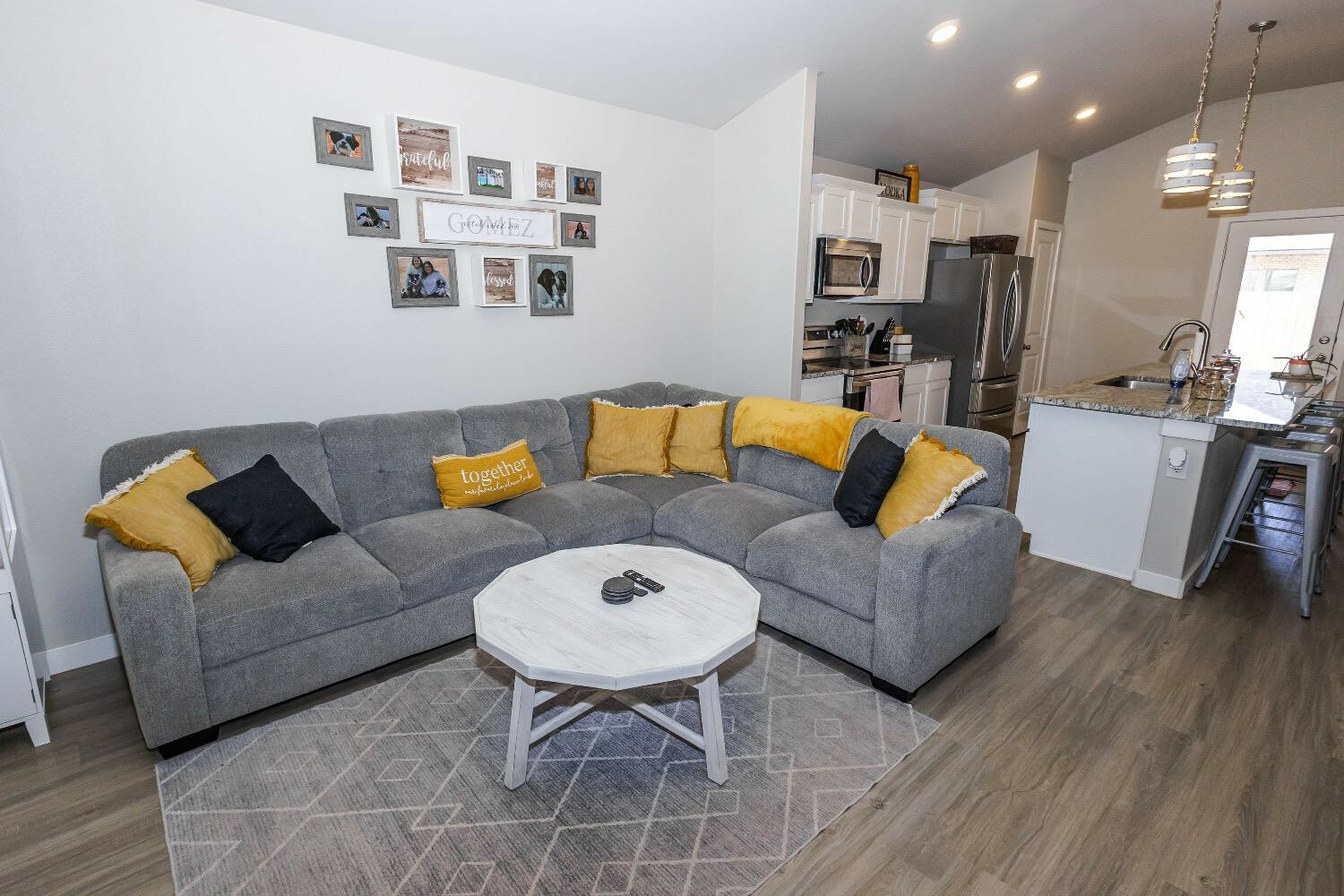 Property Photo: 3219 Waverly Avenue TX 79407