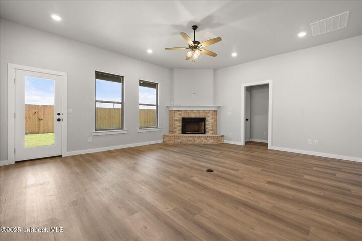 Property Photo:  7005 18th Place  TX 79416 
