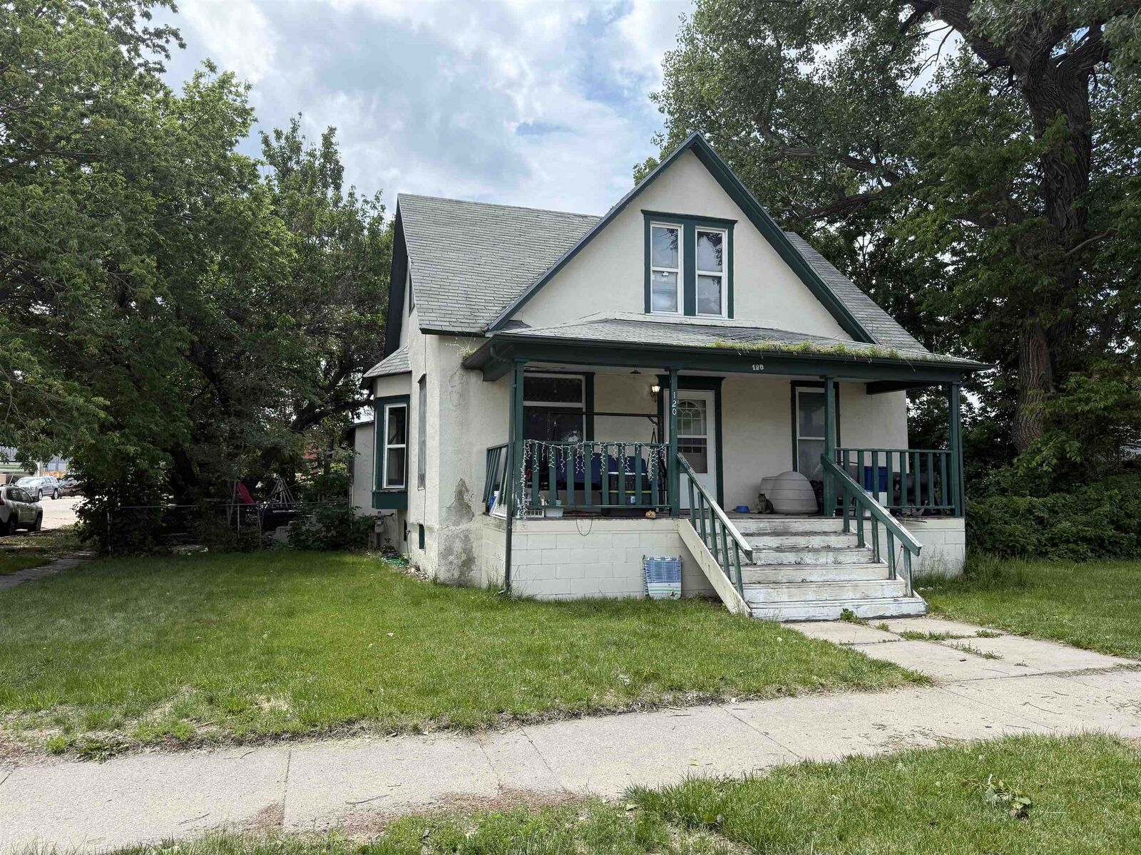 Property Photo:  120 E 8  NE 69101 