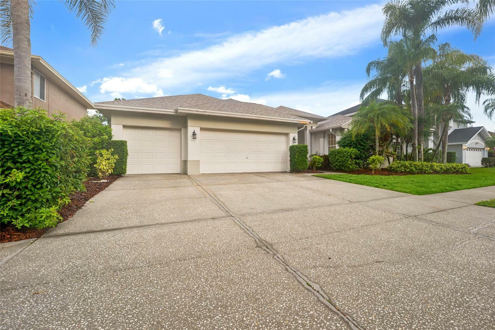Property Photo: 9402 Woodbay Drive FL 33626