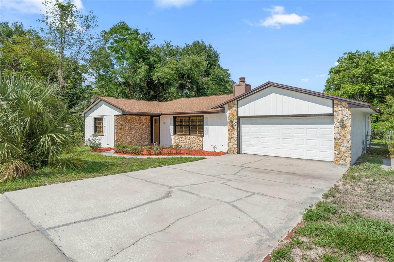 Property Photo: 111 Main Street FL 34786