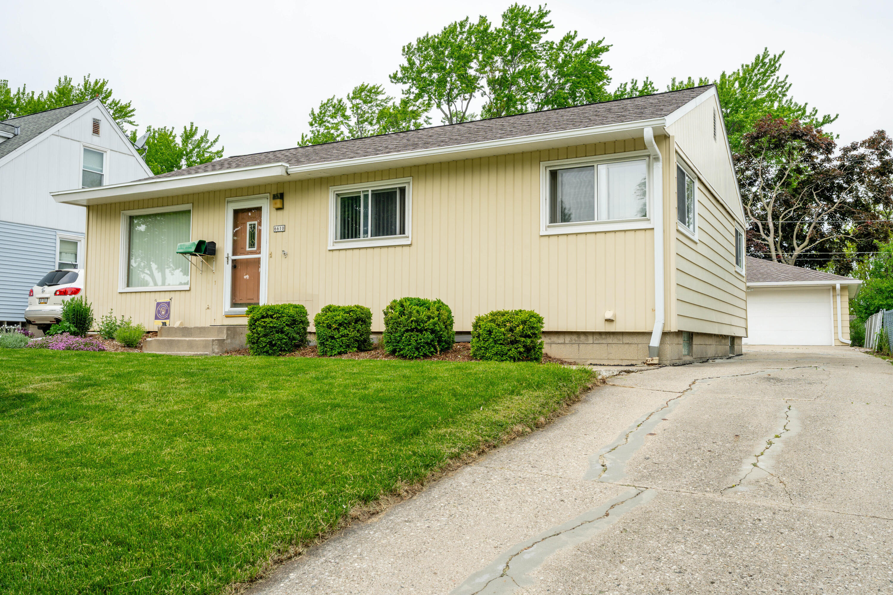 Property Photo: 6610 W Montana St WI 53219