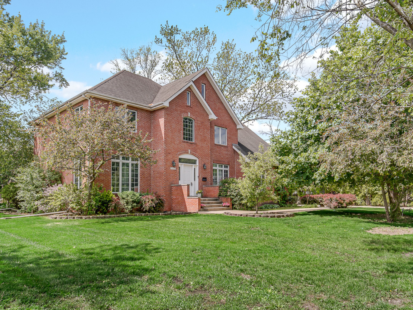 Property Photo: 2801 Mayfield Drive IL 60068