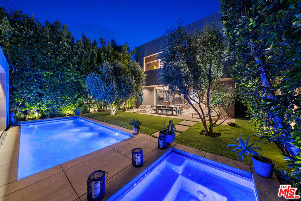 Property Photo:  607 N Alta Vista Boulevard  CA 90036 