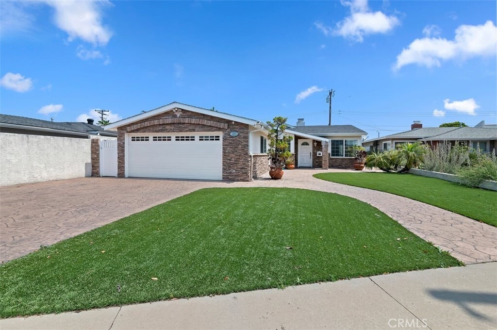 Property Photo: 1825 Leola Street CA 90717