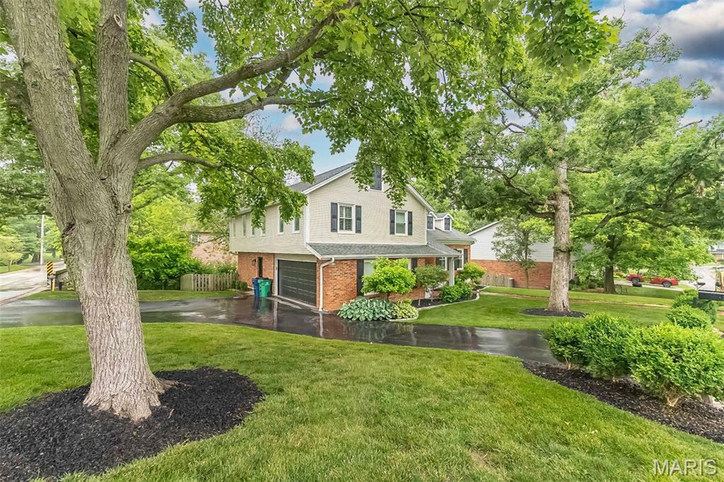 Property Photo: 2160 Grandview Drive MO 63131