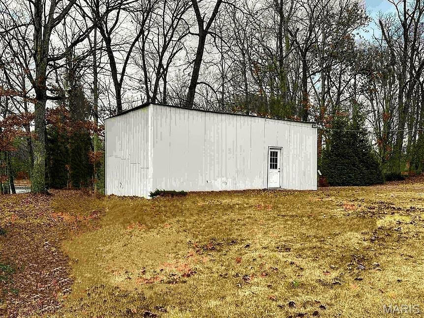 Property Photo: 2562 State Route 161 IL 62801