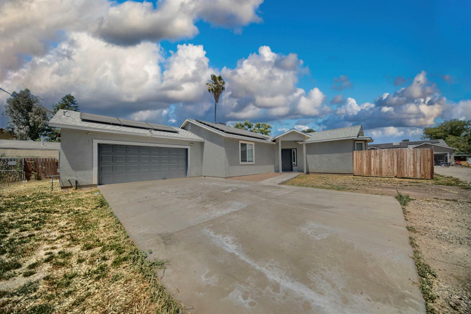 Property Photo: 1826 S B Street CA 95206