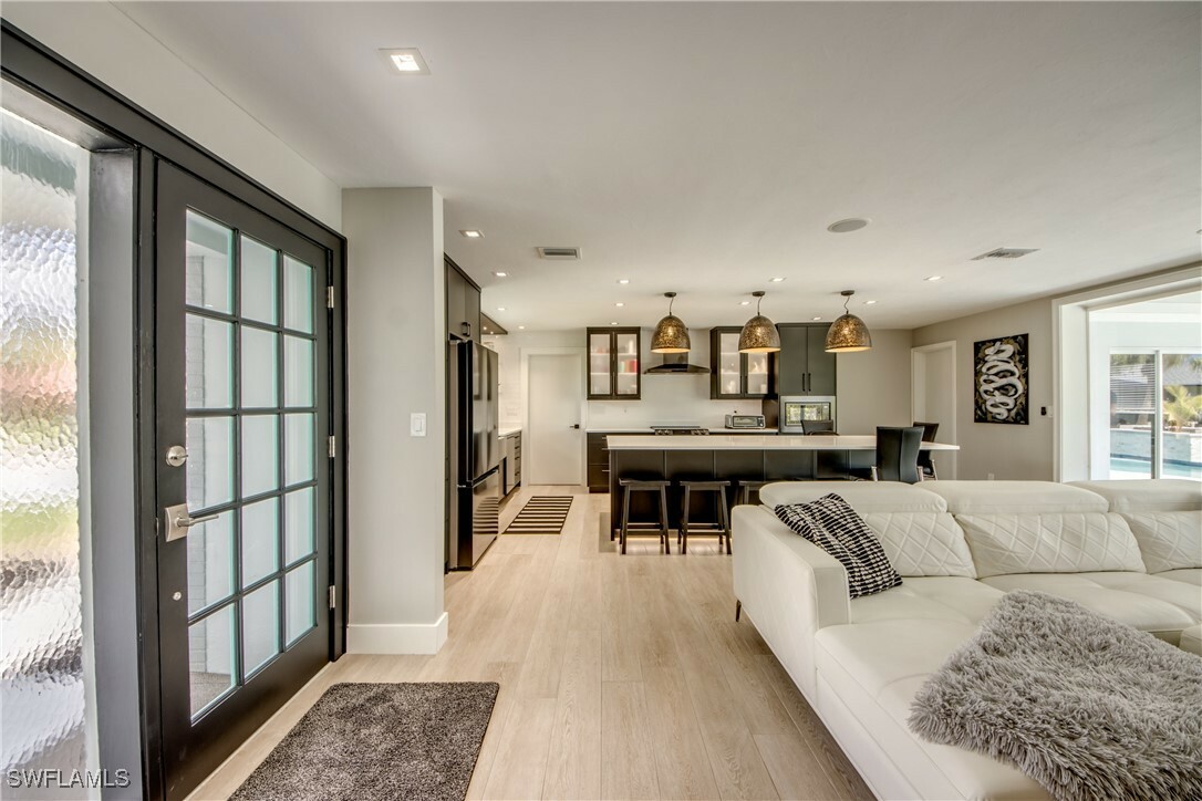 Property Photo:  922 Dolphin Drive  FL 33904 