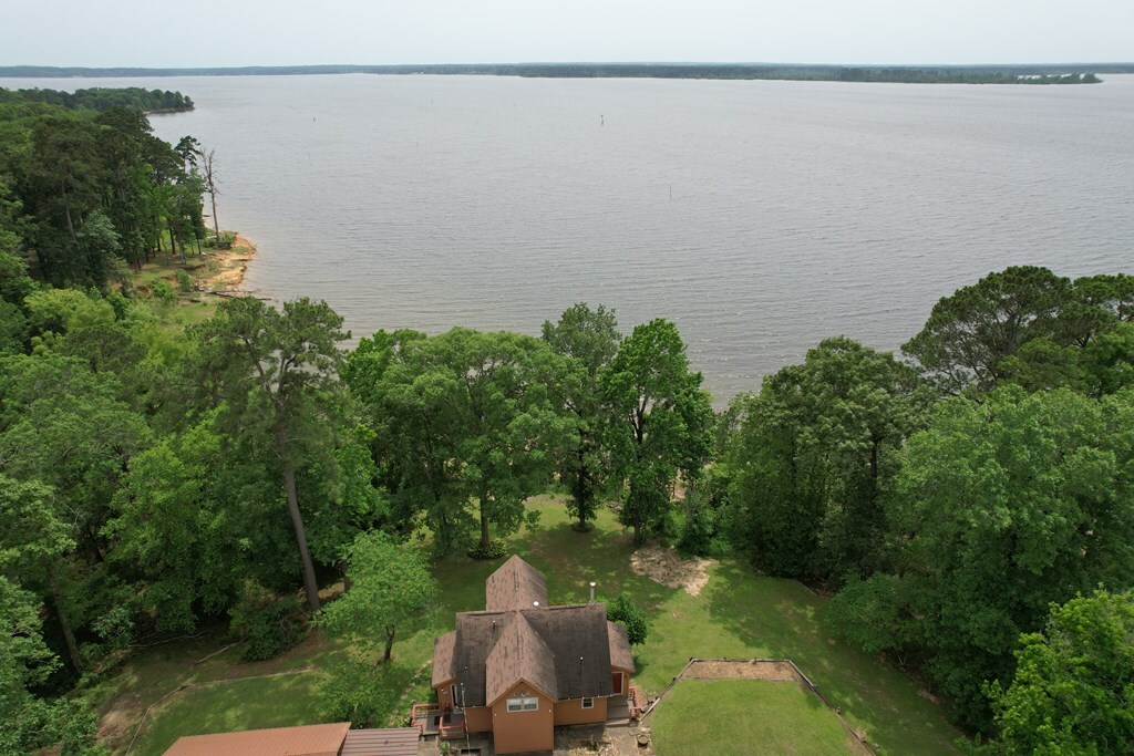 Property Photo: 183 Holly Circle TX 75944