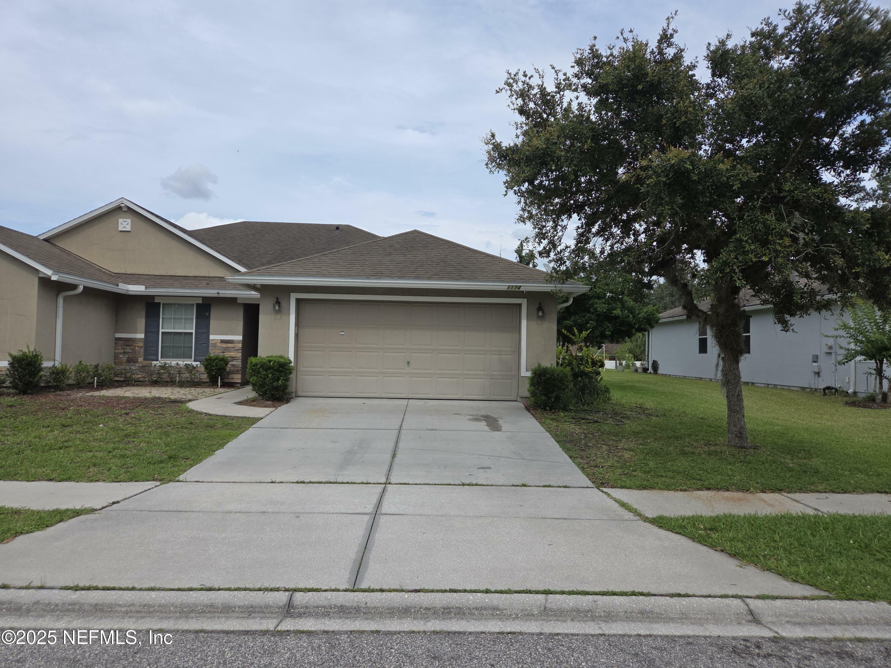 Property Photo: 11749 Carolwood Lane FL 32258