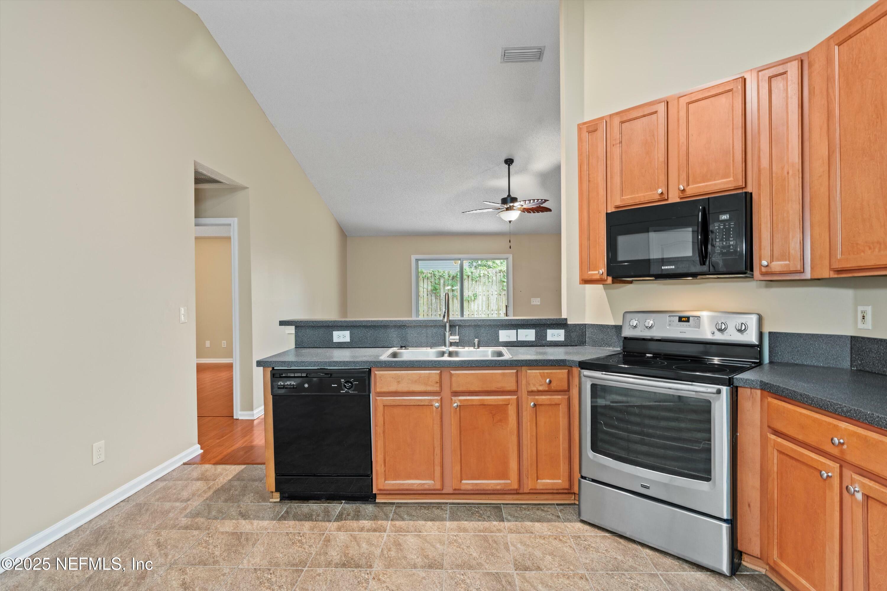 Property Photo: 6276 Plantation Bay Drive N FL 32244