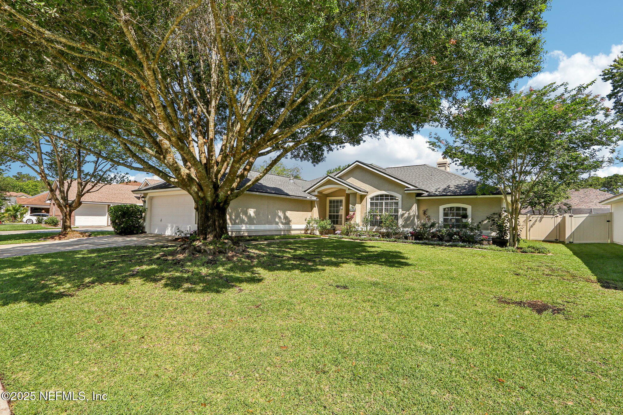 Property Photo: 2124 Pond Spring Way FL 32003